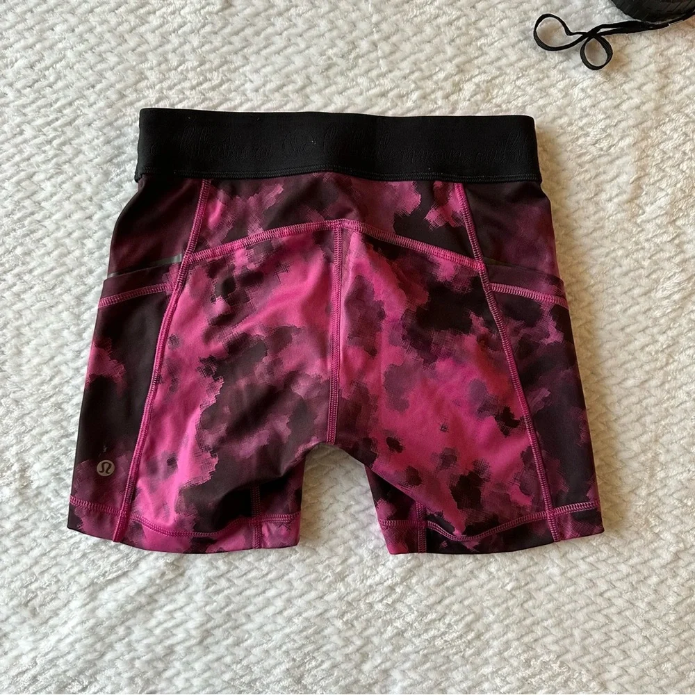 Lululemon What the Sport Short Blooming Pixie Raspberry Black size 4